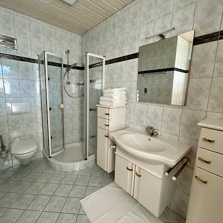 145m2ferienwohnung Haas דירה *